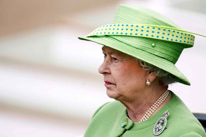 Queen Elizabeth Death Report Found to Be False, Fact-Checkers Find