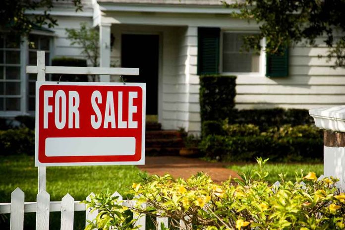 Feds See Warning Signs of Possible Real Estate Bubble